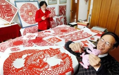 望城全方位發(fā)力‘互聯(lián)網(wǎng)+’ 工藝品銷售新模式獲央媒關(guān)注